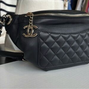 CHANEL Black Quilted Crossbody Bag